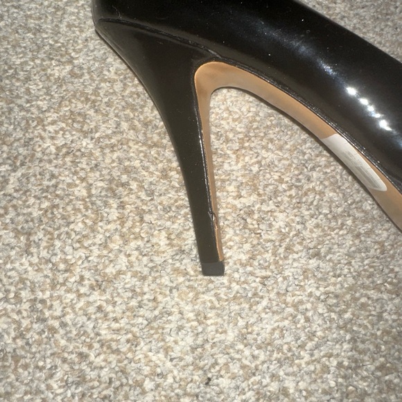 A beutiful coach pump shoes - Picture 8 of 9